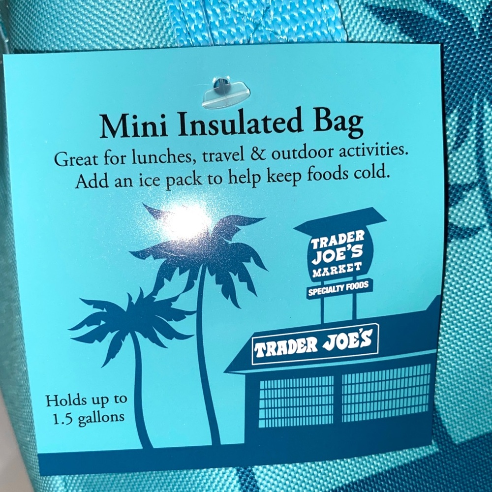 NWT Trader Joe’s Set of 2 MINI BLUE & MINI PEACH Insulated Cooler Bags. - Picture 8 of 10